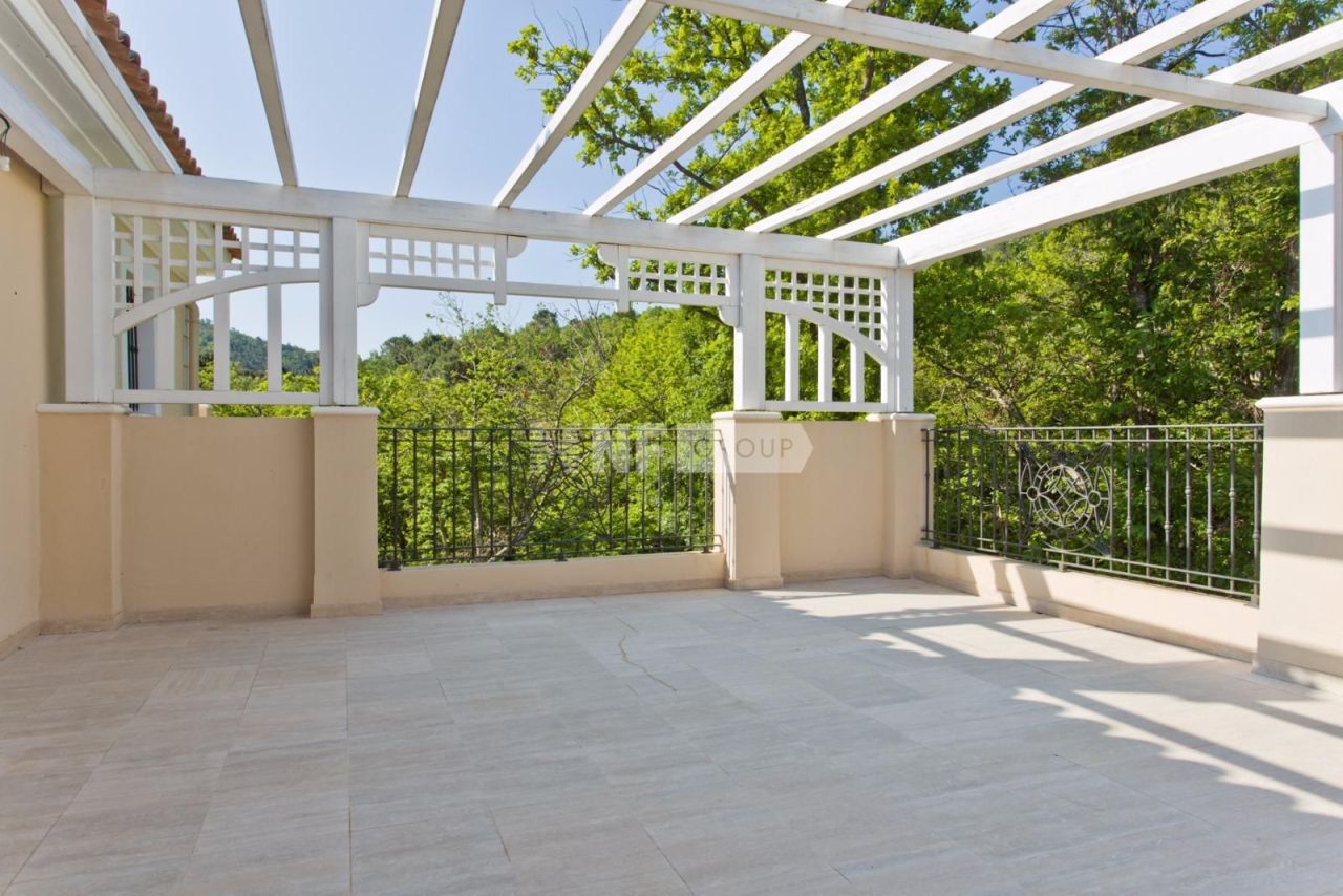 Вилла в Ла Гард-Френе, Франция, 308 м² - фото 4