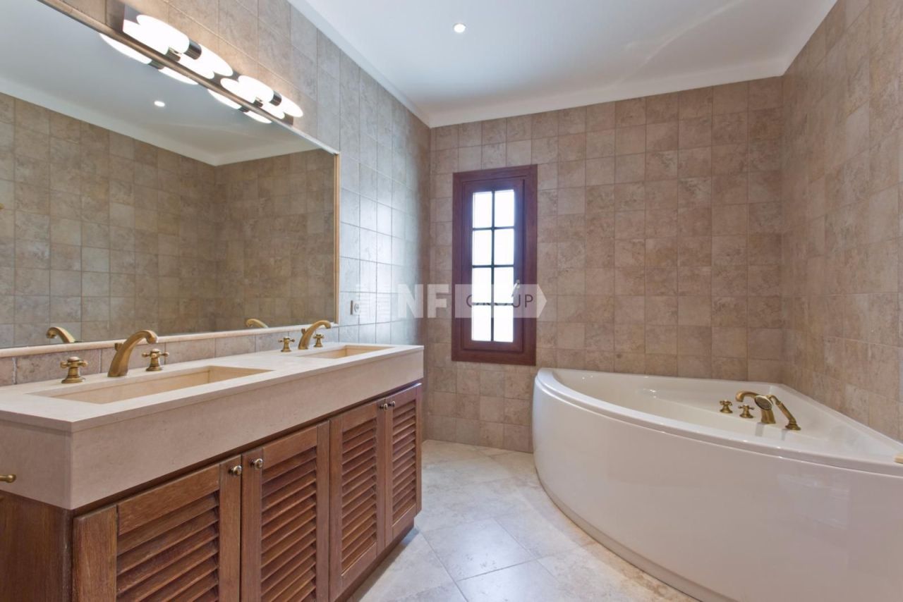 Вилла в Ла Гард-Френе, Франция, 308 м² - фото 8