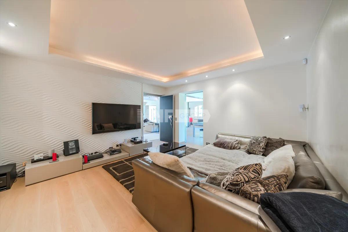 Вилла в Мужене, Франция, 750 м² - фото 11