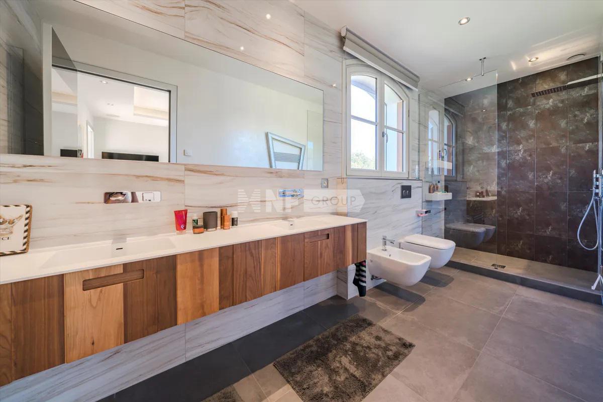 Вилла в Мужене, Франция, 750 м² - фото 18