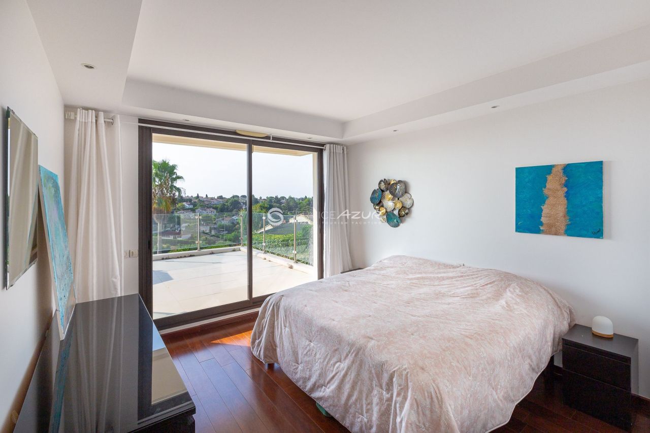 Вилла в Антибе, Франция, 240 м² - фото 19