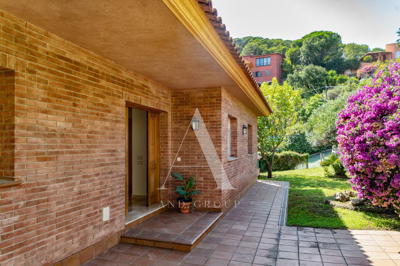 Вилла на Льорет-де-Мар, Испания, 300 м² - фото 15