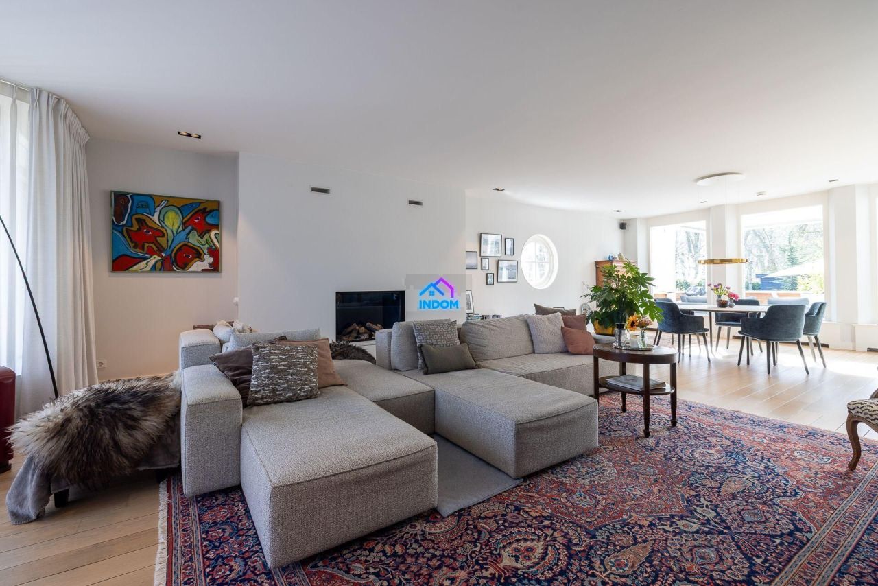 Вилла в Роттердаме, Нидерланды, 221 м² - фото 2