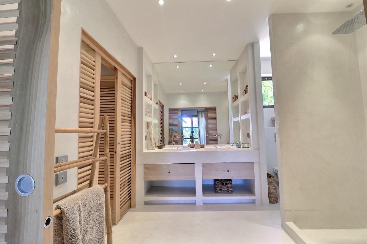 Вилла в Сен-Тропе, Франция, 385 м² - фото 3