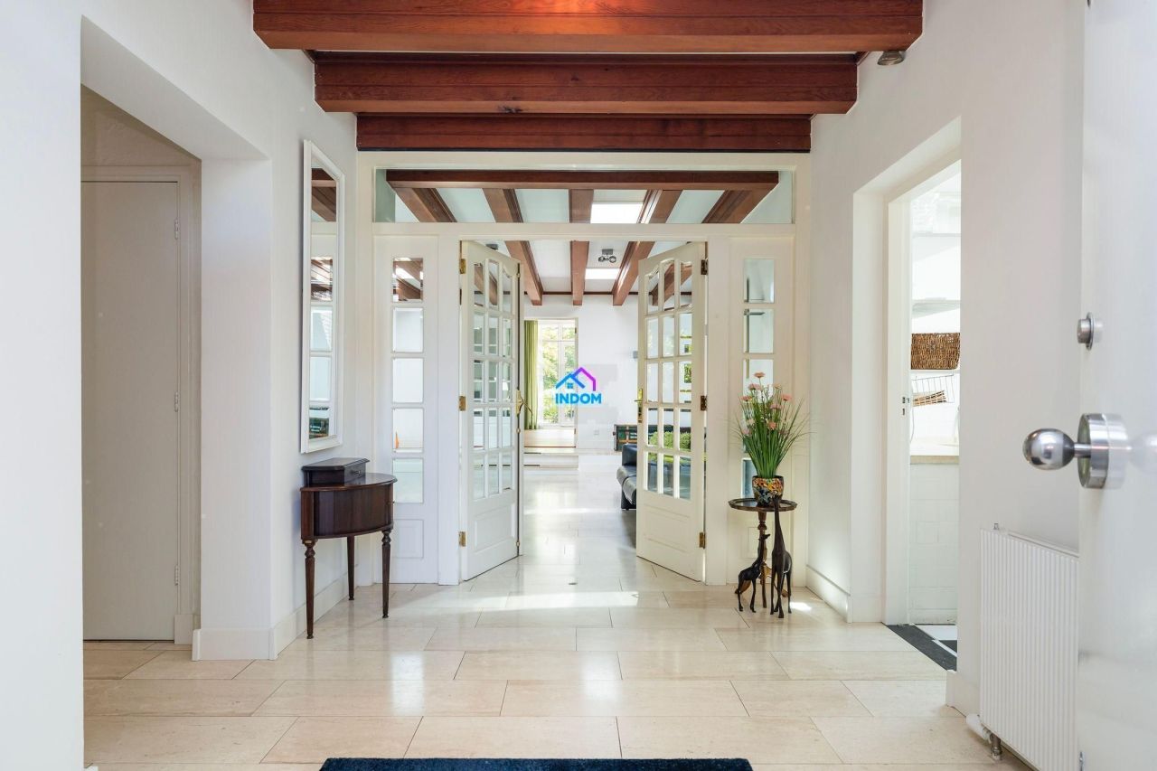 Вилла в Утрехте, Нидерланды, 353 м² - фото 5