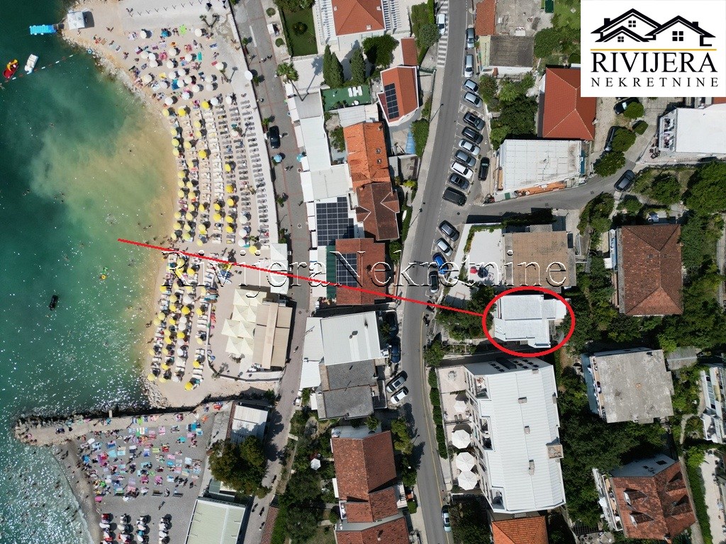 Дом в Херцег-Нови, Черногория, 153 м² - фото 1