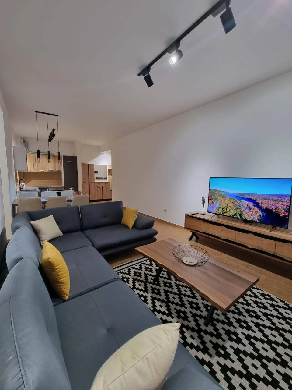 Квартира в Бечичи, Черногория, 81 м² - фото 1
