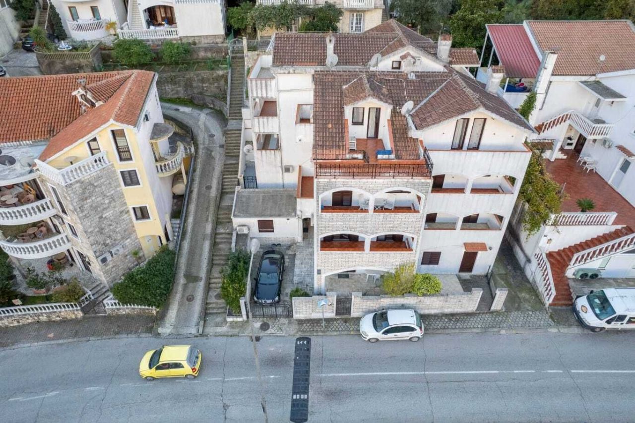 Квартира в Будве, Черногория, 102 м² - фото 1