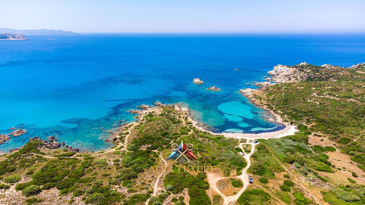 Вилла в Санта-Тереза-Галлура, Италия, 360 м² - фото 1