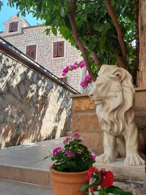 Отель, гостиница Supetar, Хорватия, 450 м² - фото 11