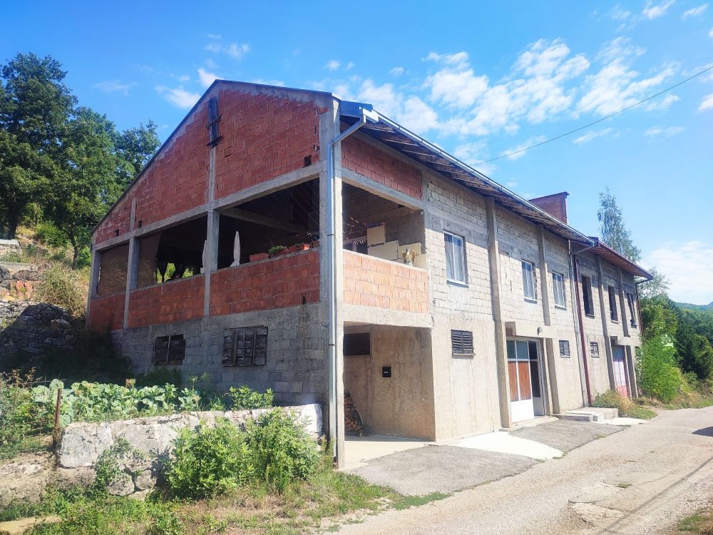Дом в Никшиче, Черногория, 360 м² - фото 1