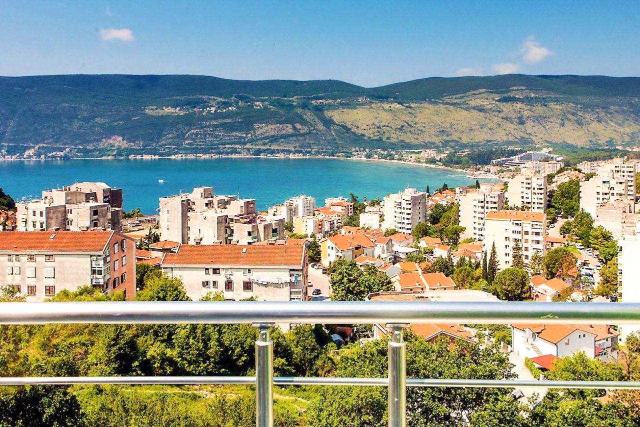 Квартира в Херцег-Нови, Черногория, 112 м² - фото 2