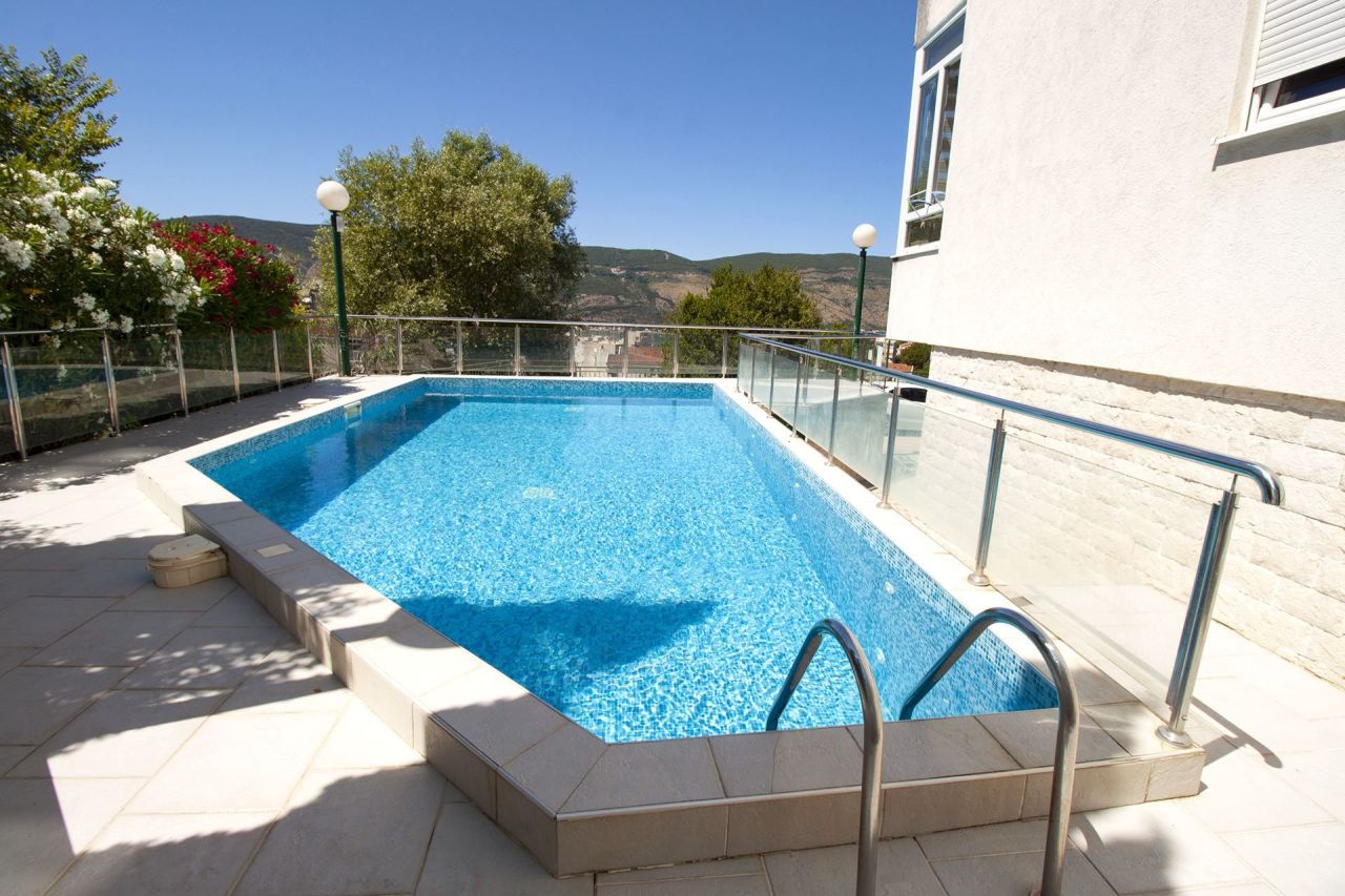 Квартира в Херцег-Нови, Черногория, 112 м² - фото 15