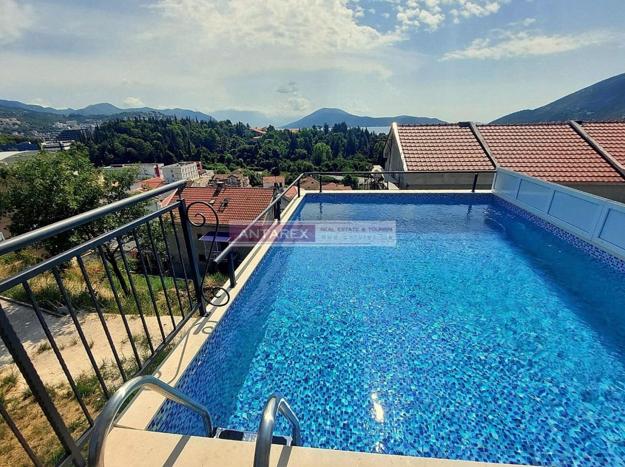 Апартаменты в Игало, Черногория, 72 м² - фото 2