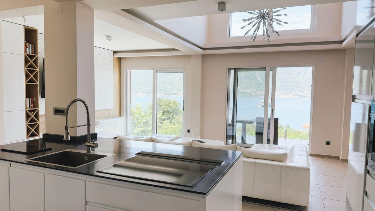 Вилла в Доброте, Черногория, 267 м² - фото 4