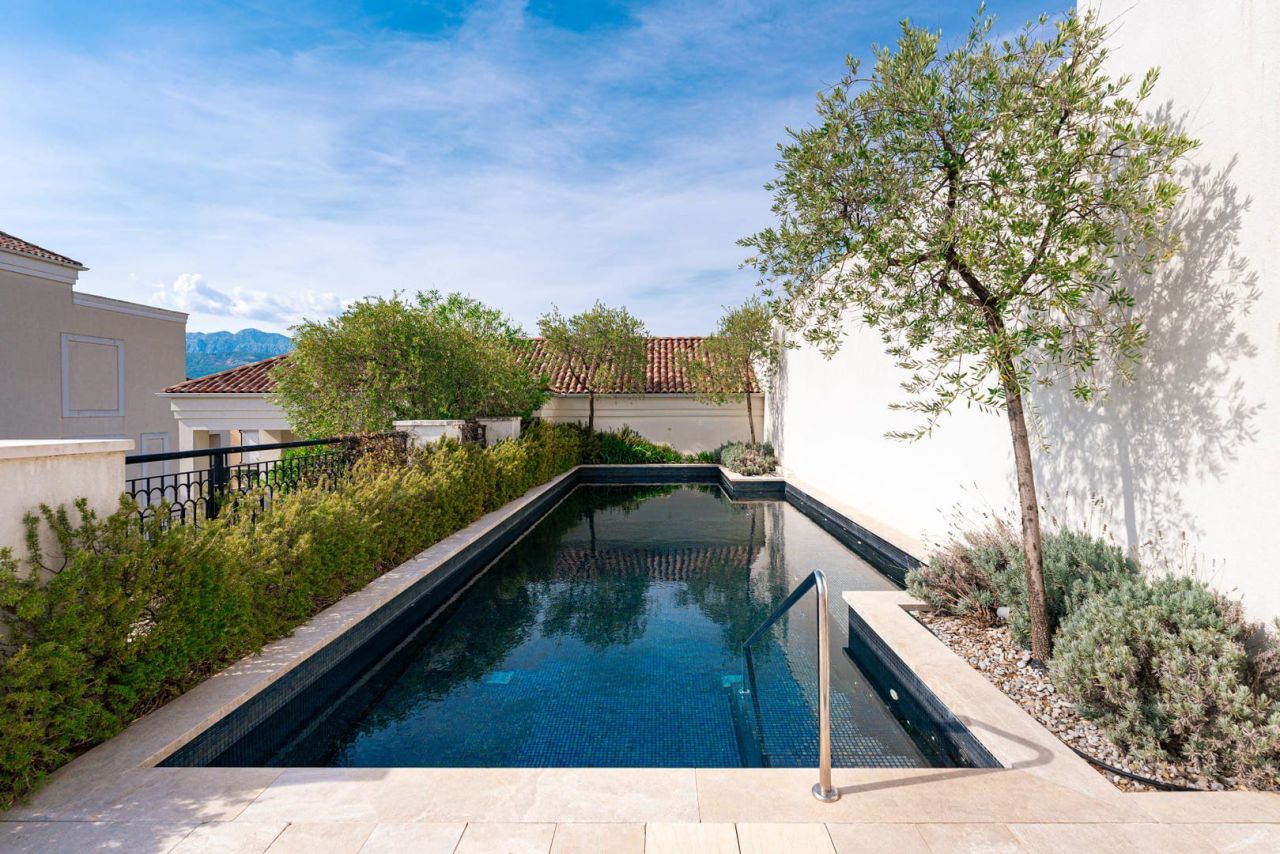 Апартаменты в Тивате, Черногория, 107 м² - фото 11