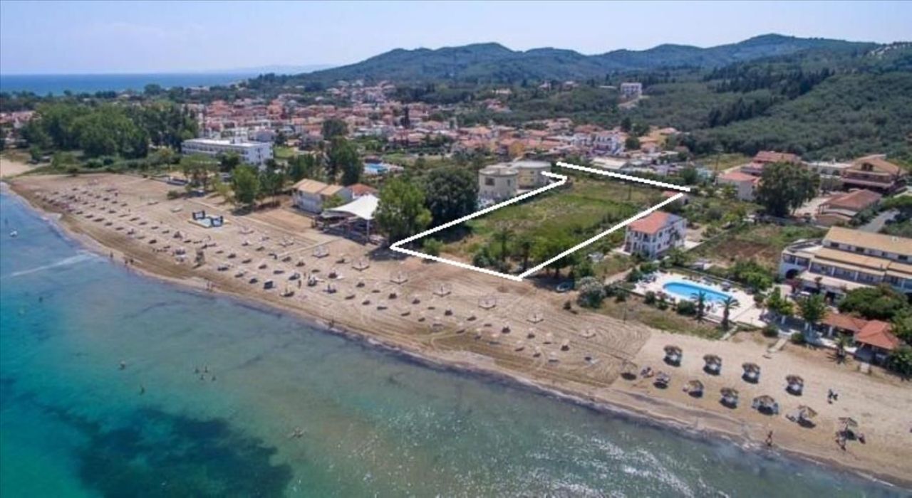 Земля на Корфу, Греция, 4 451 м² - фото 1