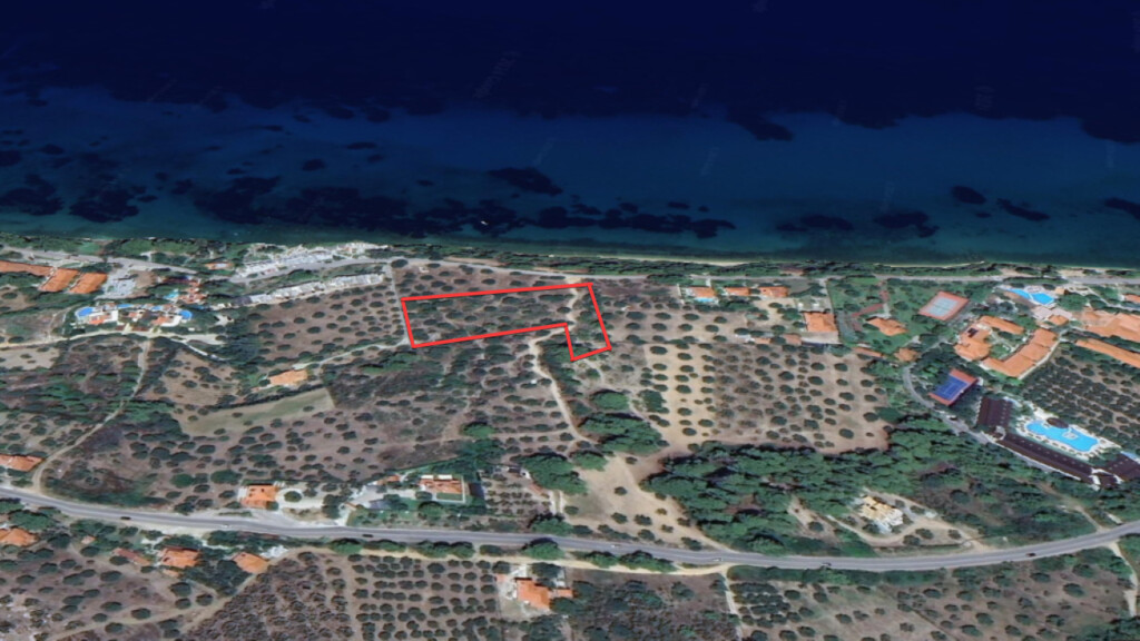 Земля в Ситонии, Греция, 4 462 м² - фото 1