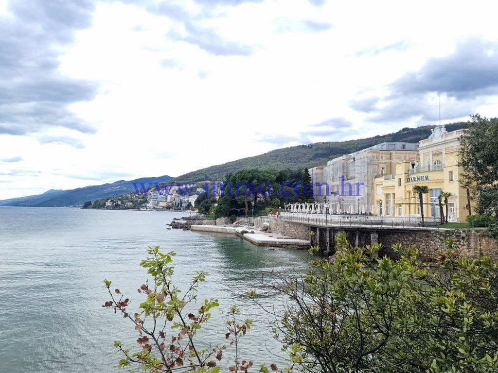 Земля в Опатии, Хорватия, 990 м² - фото 1
