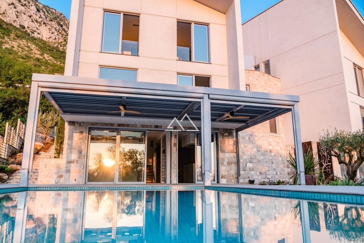 Вилла в Святом Стефане, Черногория, 227 м² - фото 2