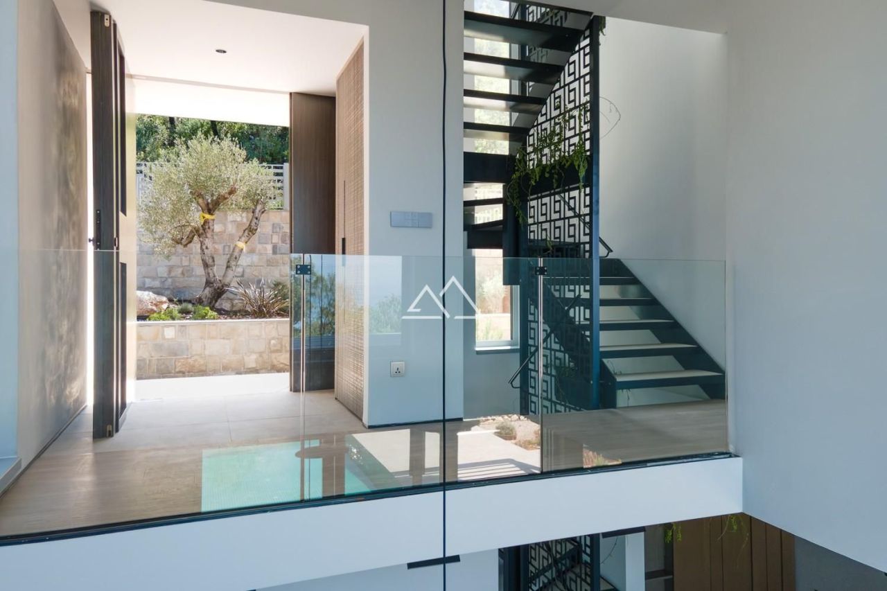 Вилла в Святом Стефане, Черногория, 227 м² - фото 4