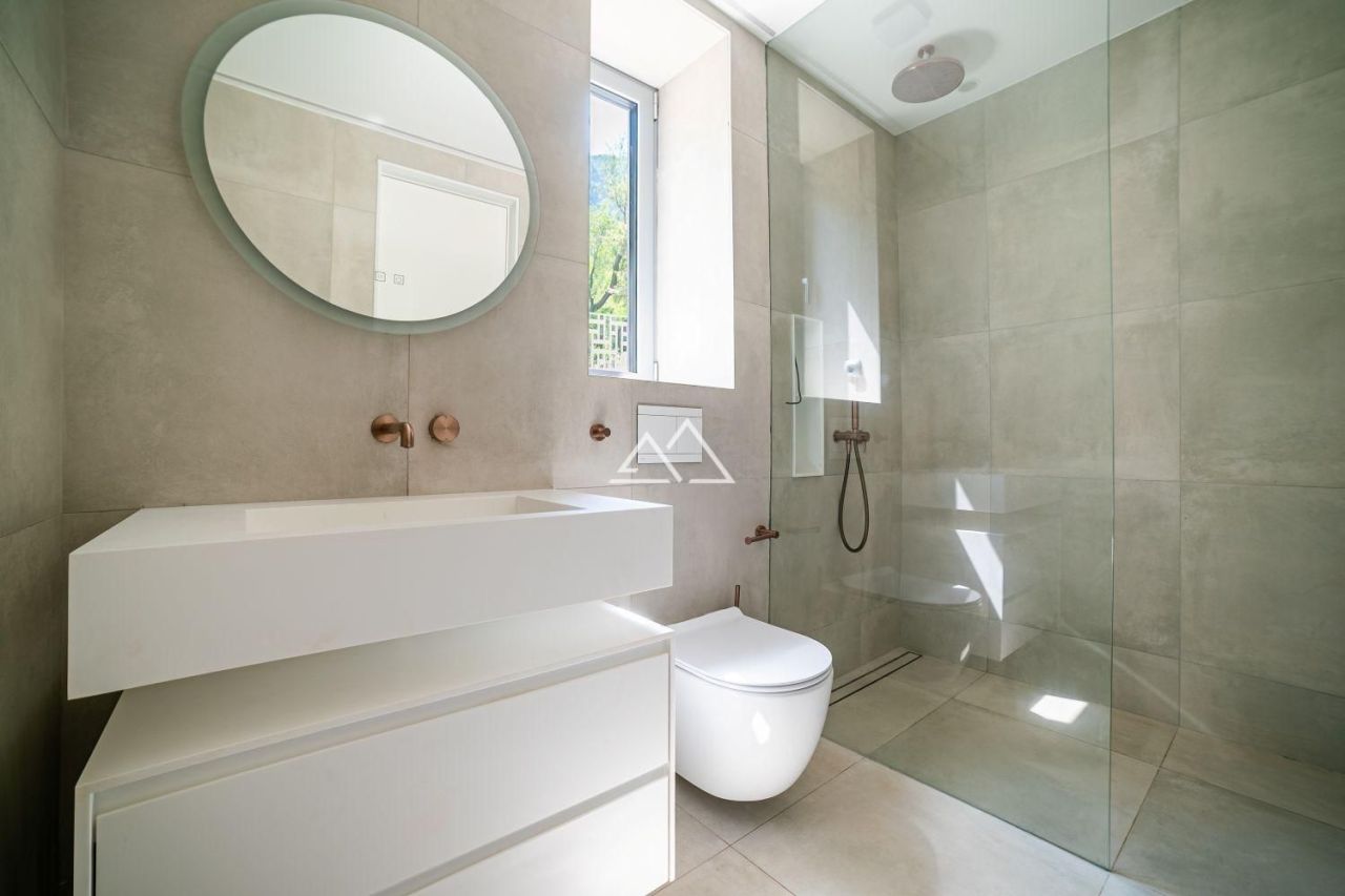 Вилла в Святом Стефане, Черногория, 227 м² - фото 11