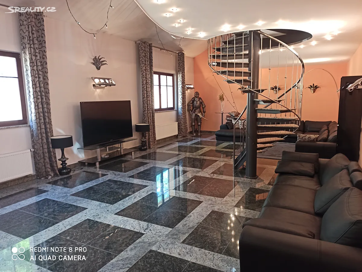 Вилла в Чески-Крумлове, Чехия, 750 м² - фото 1