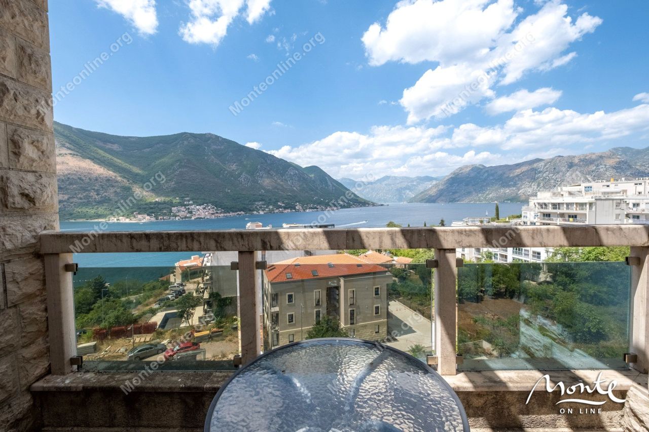 Квартира в Которе, Черногория, 57 м² - фото 1