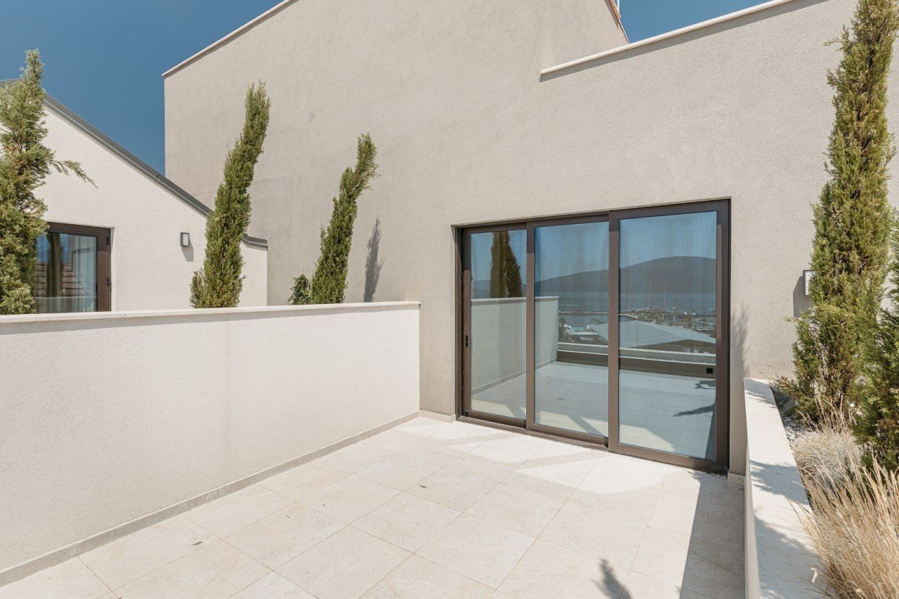 Апартаменты в Тивате, Черногория, 81 м² - фото 12