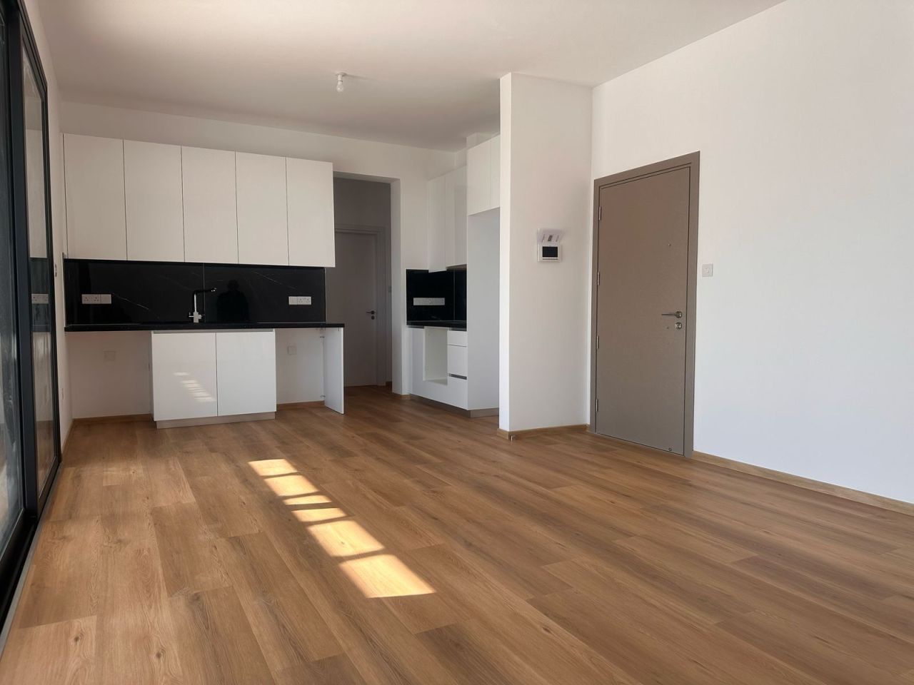 Апартаменты в Айос-Атанасиосе, Кипр, 196 м² - фото 1