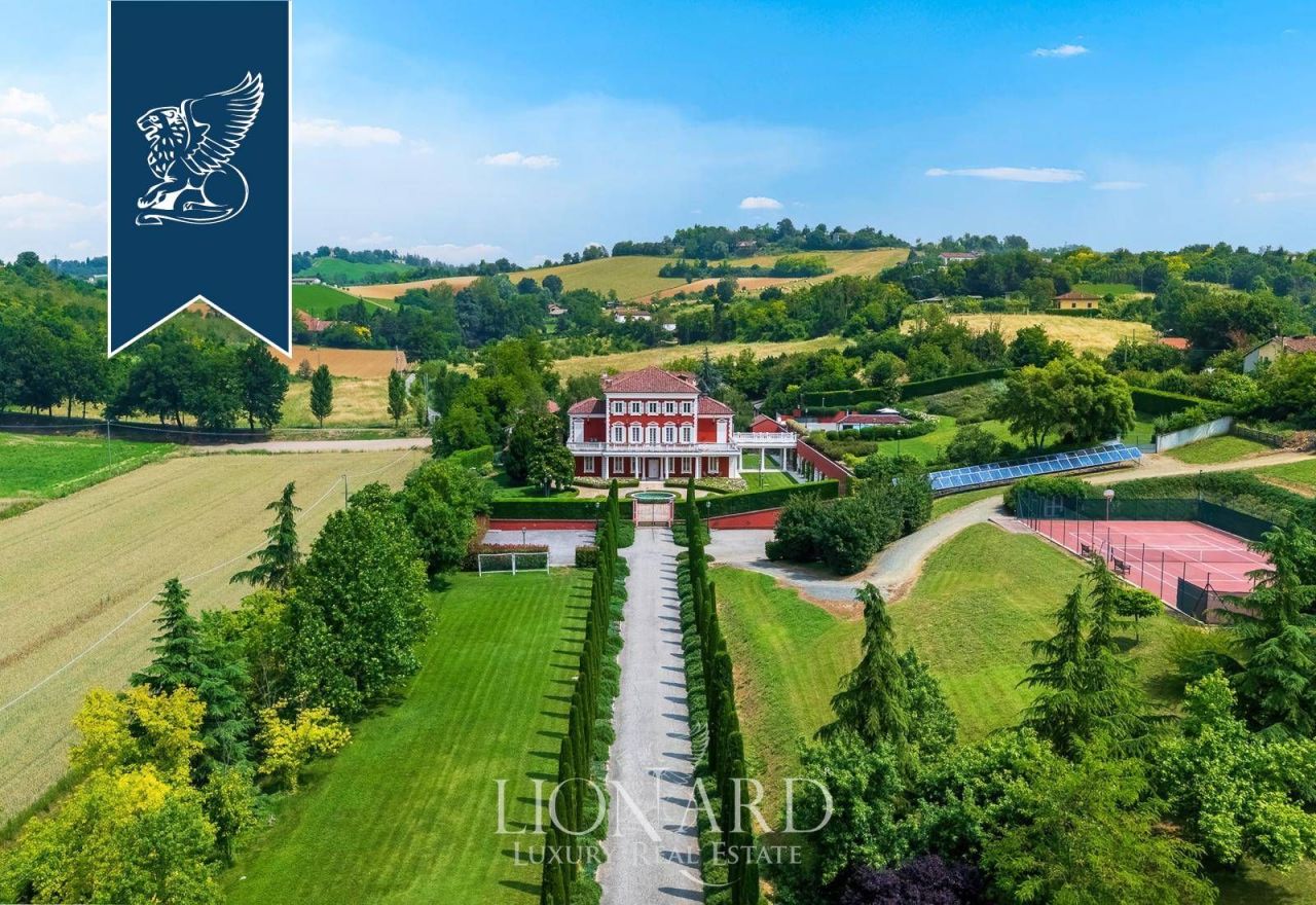 Вилла в Алессандрии, Италия, 1 205 м² - фото 2