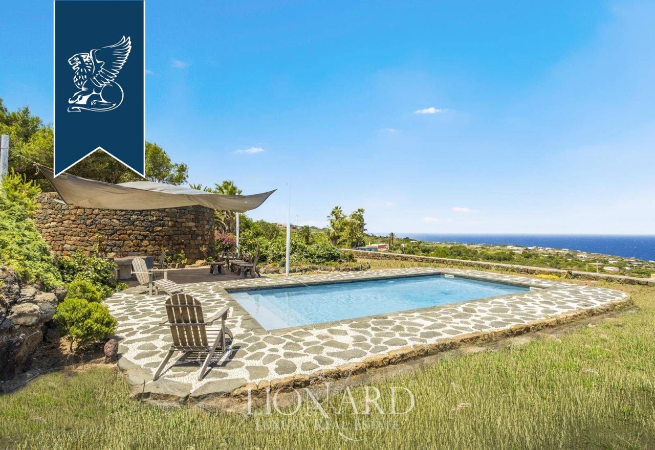 Вилла на о-ве Пантеллерия, Италия, 400 м² - фото 7