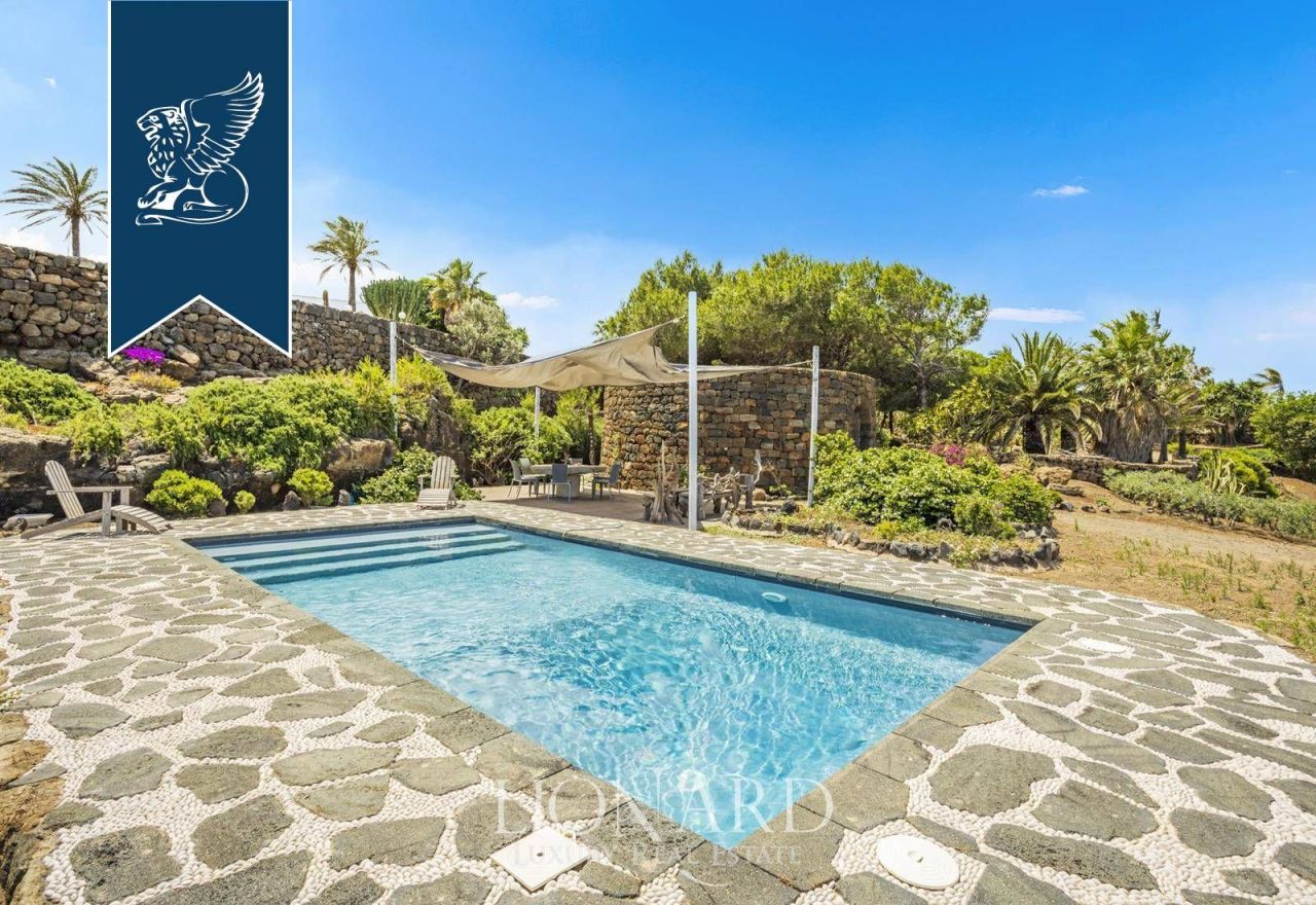 Вилла на о-ве Пантеллерия, Италия, 400 м² - фото 8