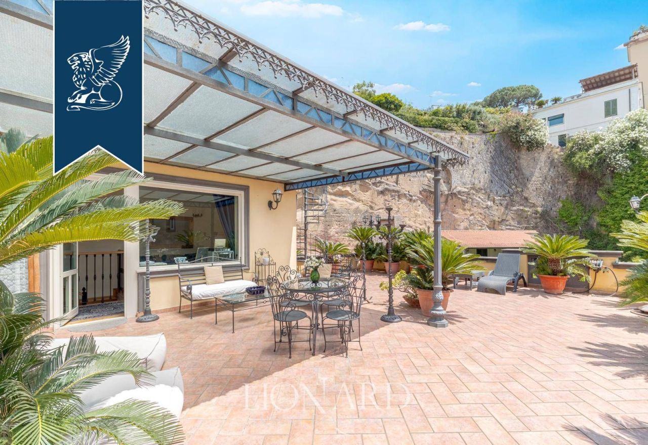 Вилла в Неаполе, Италия, 419 м² - фото 9