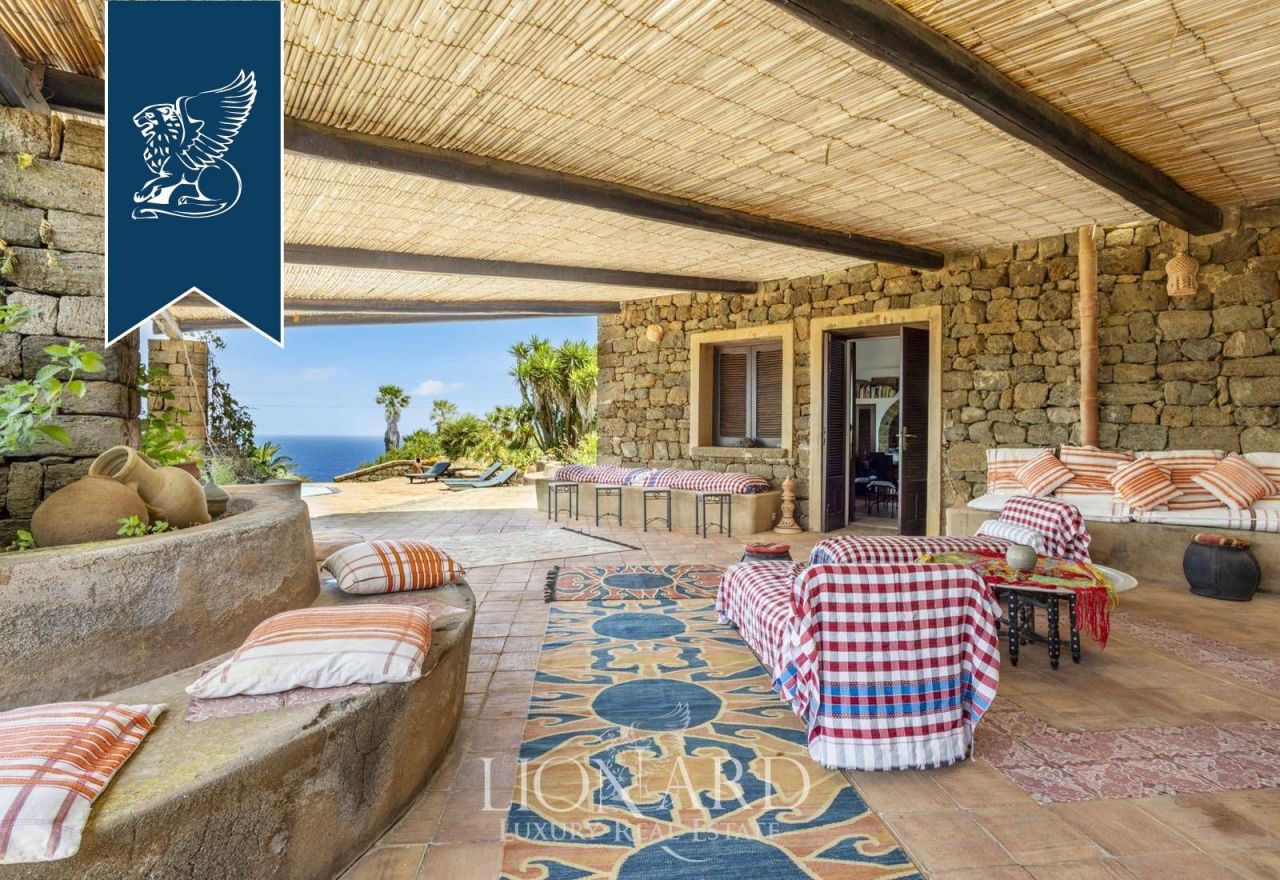 Вилла на о-ве Пантеллерия, Италия, 400 м² - фото 16