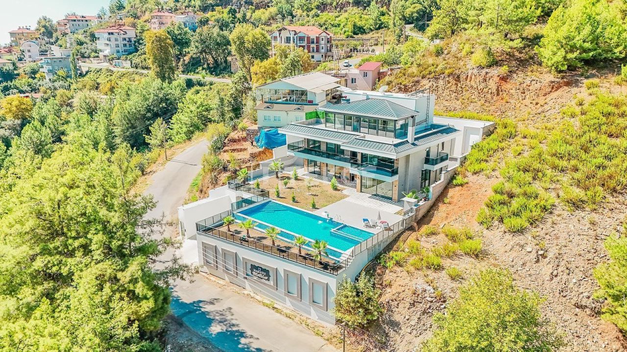 Вилла в Алании, Турция, 600 м² - фото 2