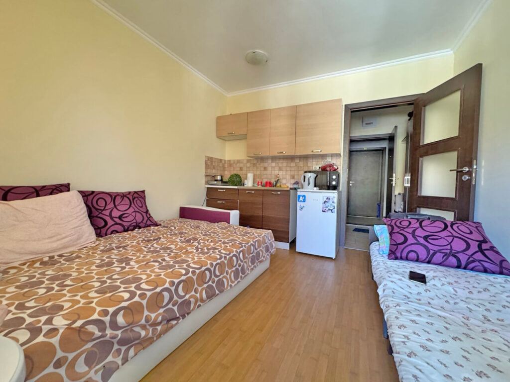 Студия в Елените, Болгария, 25 м² - фото 1
