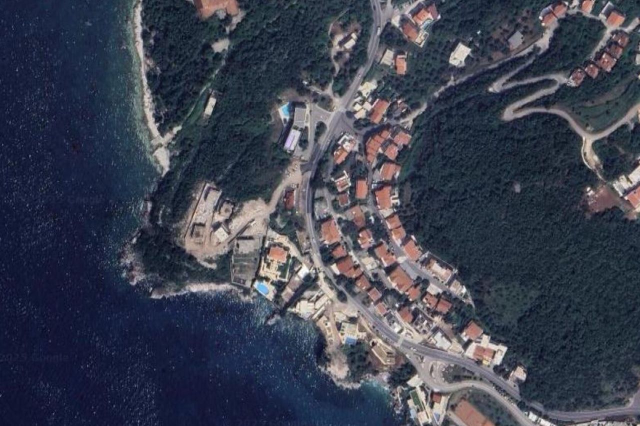 Земля в Святом Стефане, Черногория, 742 м² - фото 1