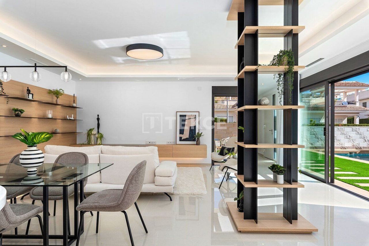 Вилла в Рохалесе, Испания, 324 м² - фото 14