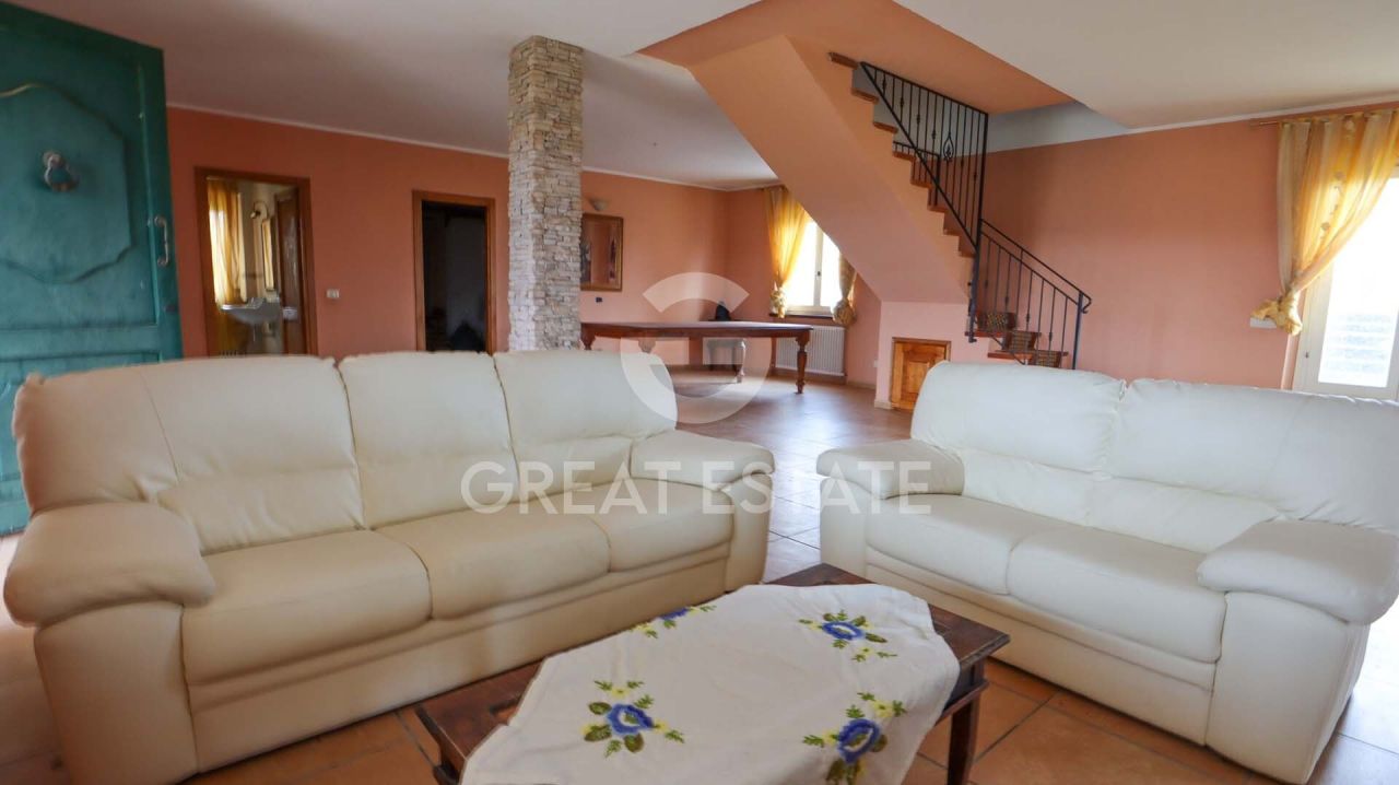 Дом в Пезаро-э-Урбино, Италия, 329.55 м² - фото 12