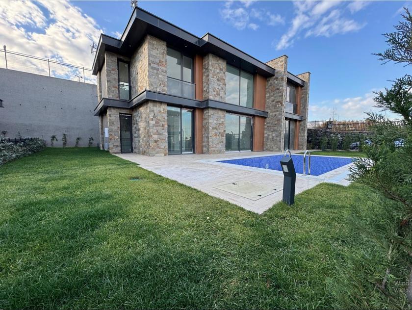 Вилла в Пендике, Турция, 250 м² - фото 2