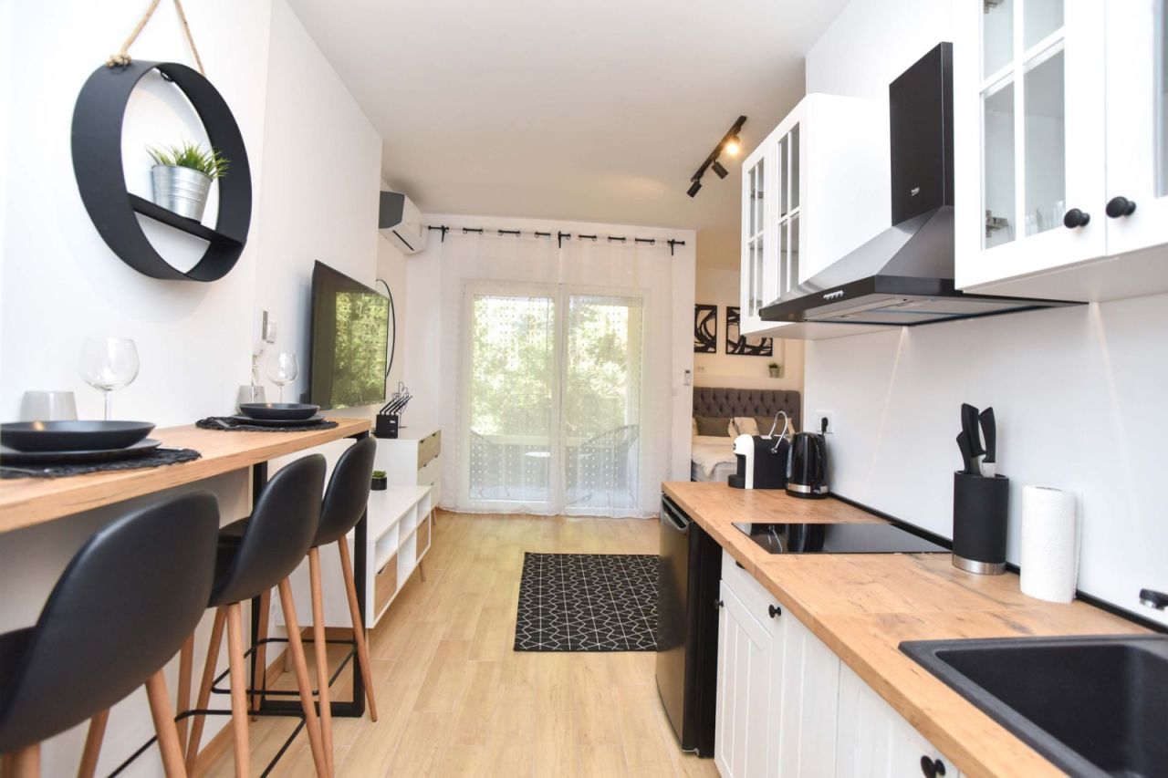 Апартаменты в Бечичи, Черногория, 30 м² - фото 1