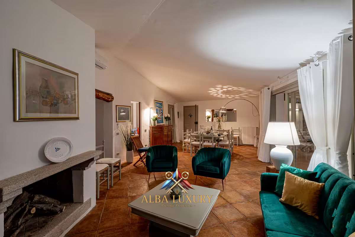 Вилла в Ольбии, Италия, 250 м² - фото 1