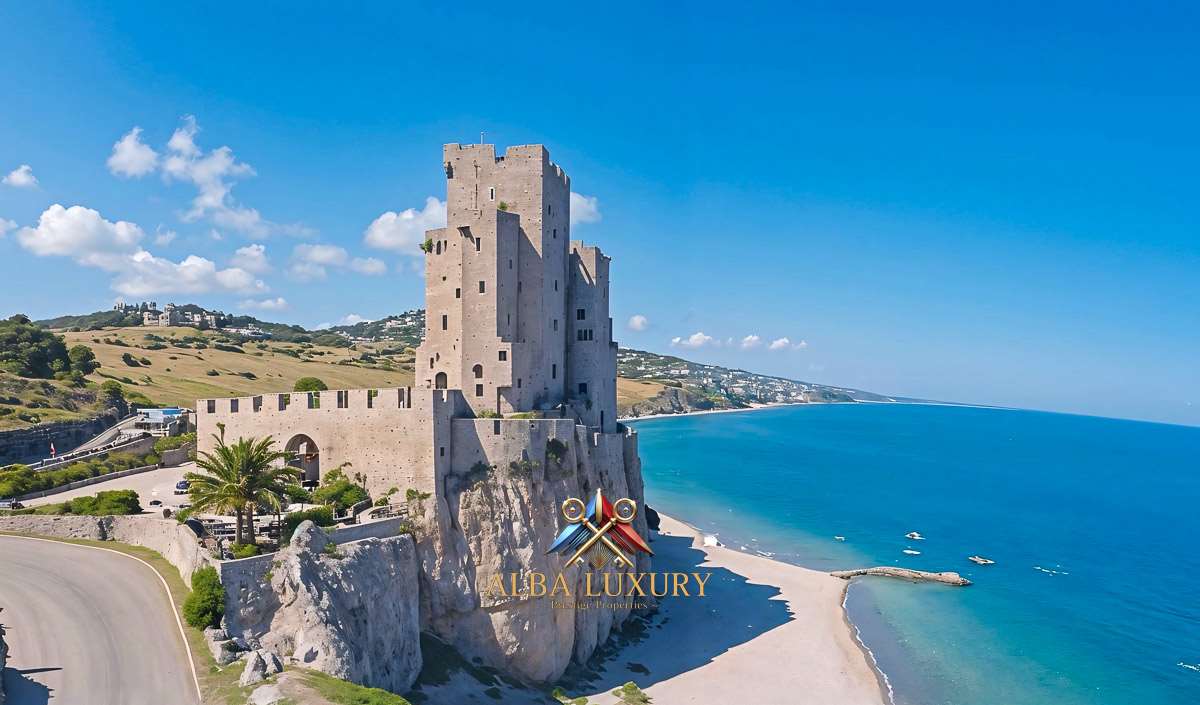 Апартаменты Via Siris, Италия, 800 м² - фото 1