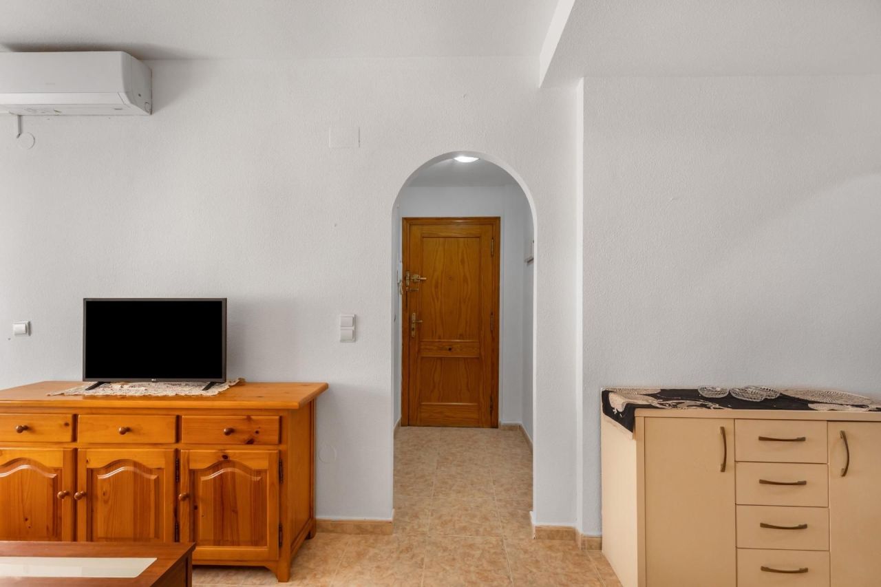 Студия в Торревьехе, Испания, 32 м² - фото 4