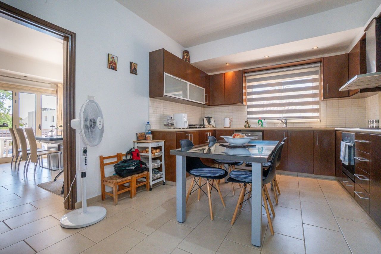 Вилла в Пафосе, Кипр, 170 м² - фото 8