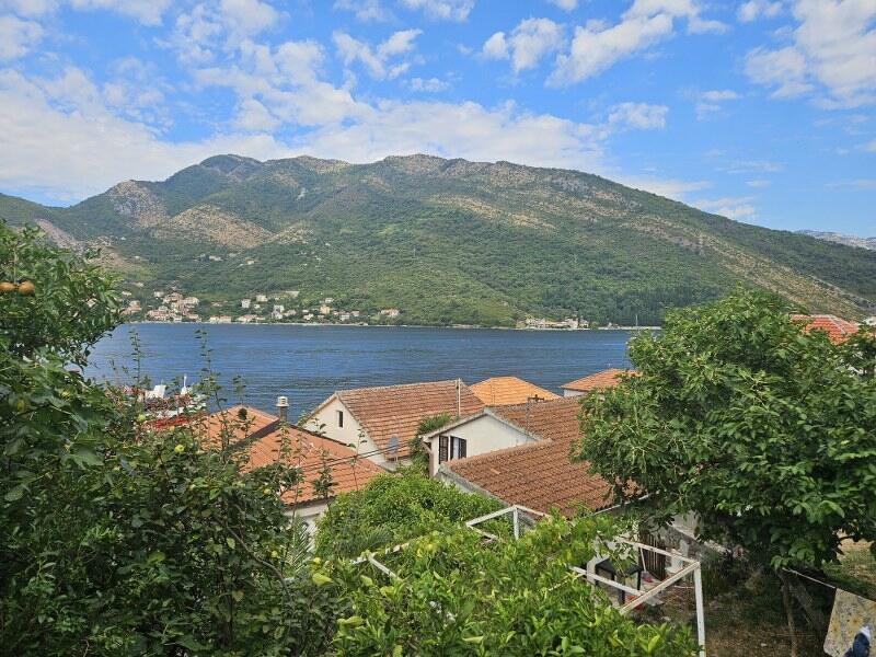 Дом в Тивате, Черногория, 105 м² - фото 2