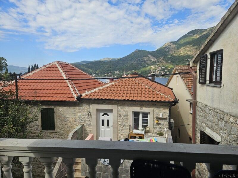 Дом в Тивате, Черногория, 105 м² - фото 13