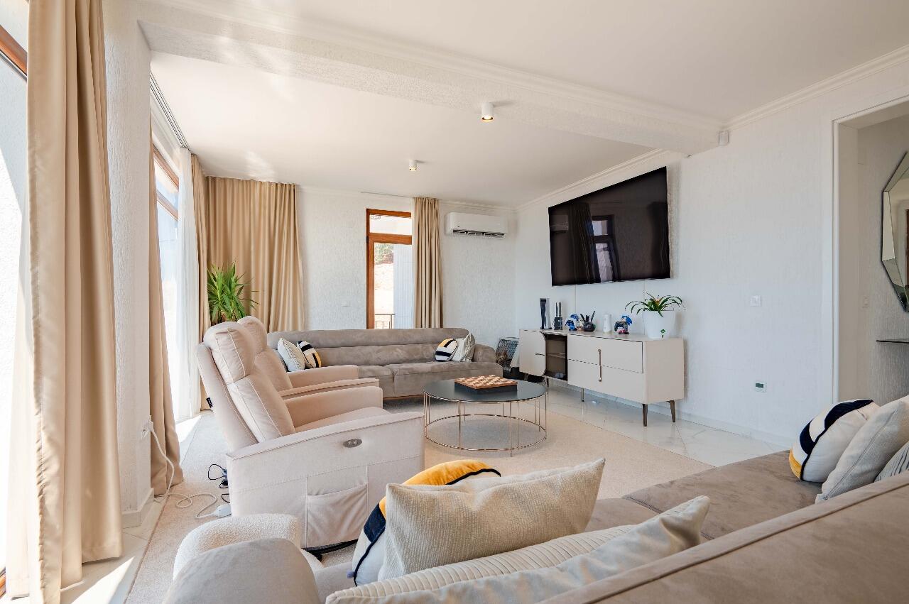 Дом в Добра Воде, Черногория, 406 м² - фото 18