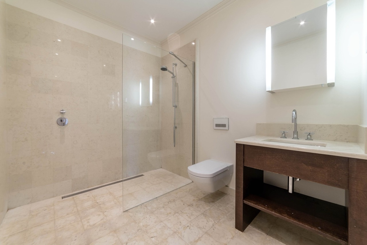 Квартира в Тивате, Черногория, 228 м² - фото 8